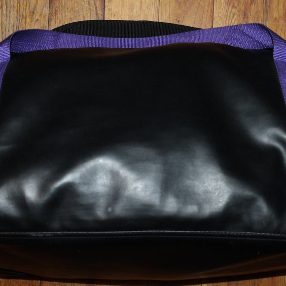 Vintage 1994 Toronto Raptors Leather Duffle Bag - Picture 4 of 8